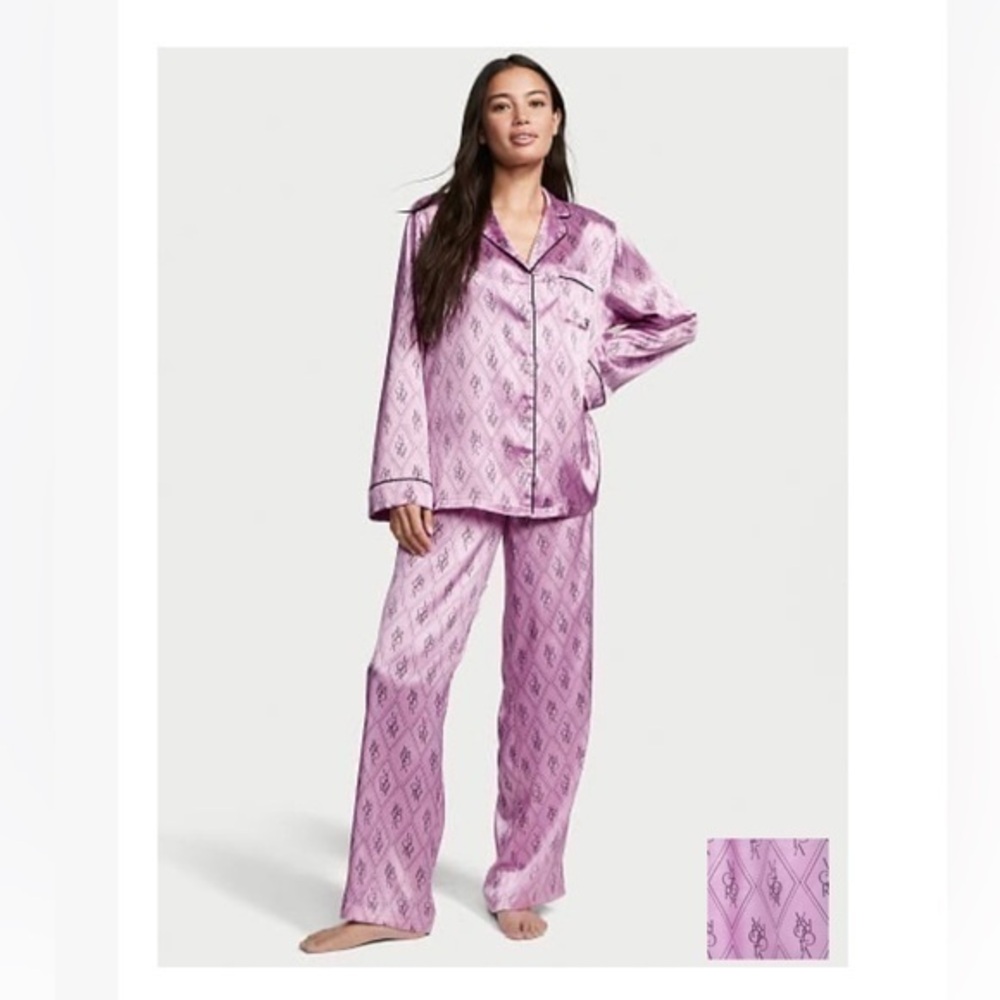 NWT Victoria’s Secret pajamas size large VS logo long sleeve last one